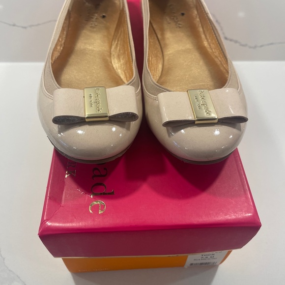 KATE SPADE Tock Bow Ballet Flats Cream/Pink Patent Leather US7.5 - Picture 3 of 8